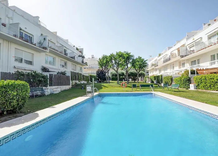 Panoramic Terraces By Hello Homes 시체스